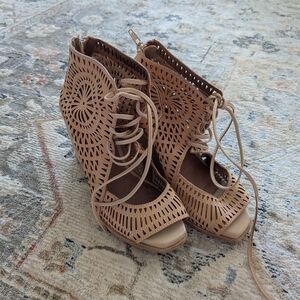 Elegant Tan Lace-Up Women's Shoes